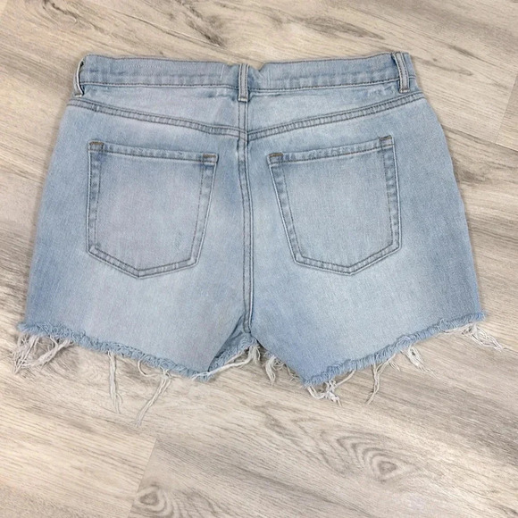 Women’s PACSUN Boyfriend Cutoff Light Wash Distressed Denim Shorts / Size 28 - Picture 2 of 5